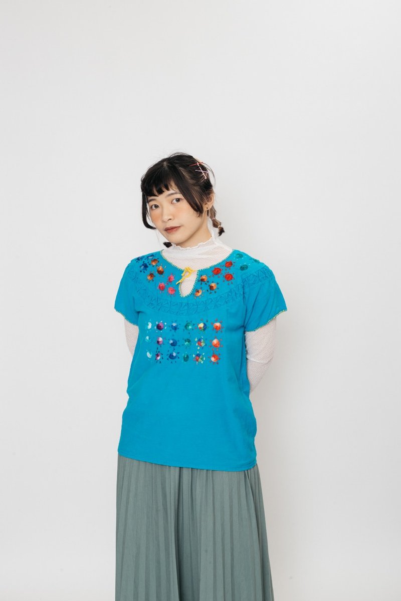 Ethnic embroidered top. Embroidery Folk Blouse [first love store] A1075 - Women's Tops - Cotton & Hemp 