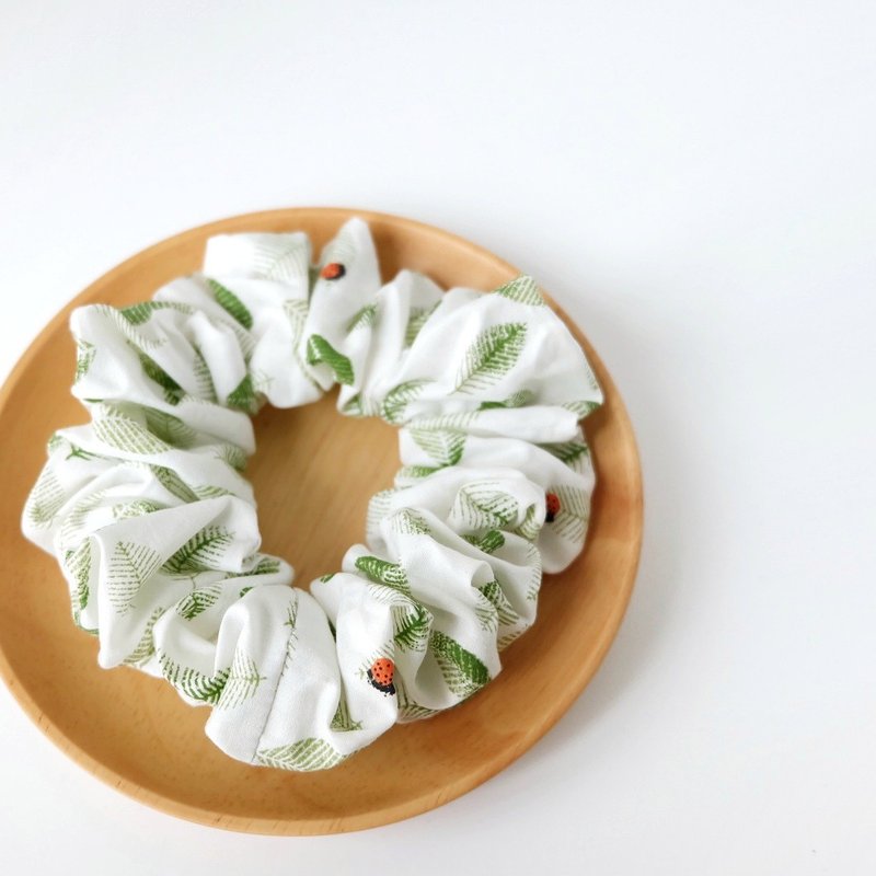 Handmade by Beatrice | 手工北歐風樹葉 大腸髮圈 - 髮夾/髮圈 - 棉．麻 多色
