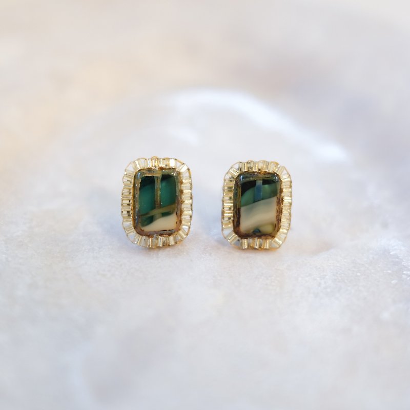 Gold Green Glass Gemstone Earrings - ต่างหู - แก้ว สีเขียว