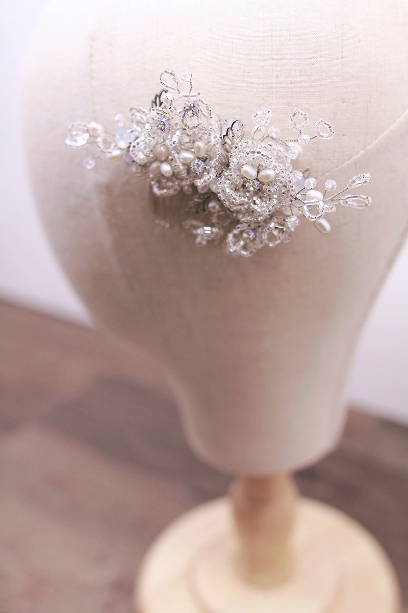 Bridal Headpiece, Rhinestone Headpiece, Crystal Silver Beaded Flower Headdress - เครื่องประดับผม - แก้ว สีเงิน