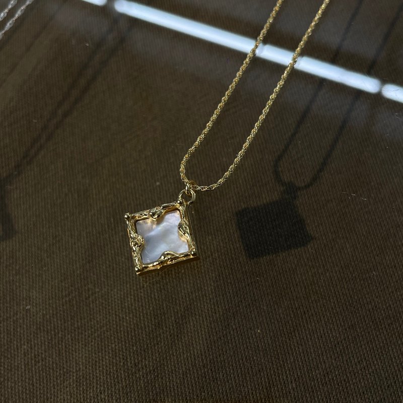 [Sterling Silver Necklace] Square Picture Frame Mother-of-Pearl Necklace - สร้อยคอ - เงินแท้ 