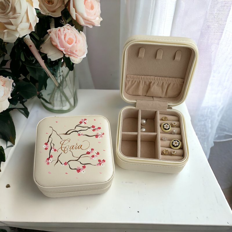 Portable leather jewelry box, ring box, necklace storage box, ear studs, earring jewelry box, small jewelry box - ต่างหู - หนังเทียม ขาว