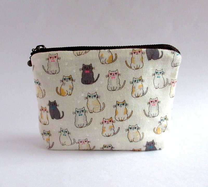 Double gauze soft pouch glasses cat - กระเป๋าเครื่องสำอาง - ผ้าฝ้าย/ผ้าลินิน ขาว