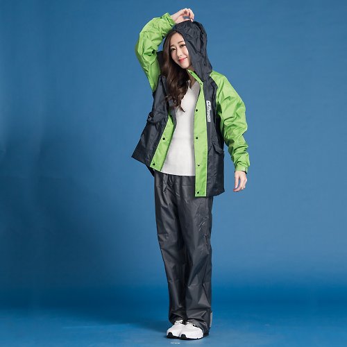 BrightDay雨衣 藏衫罩背背款-大人背包兩件式風雨衣-綠