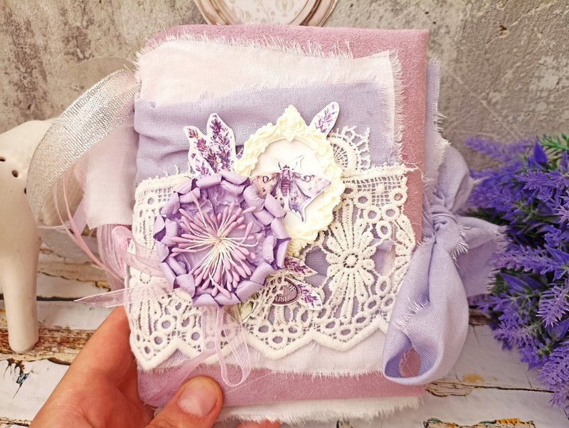 Lilac Lavander junk journal handmade Elegant woman dairy Lace flowers notebook - สมุดบันทึก/สมุดปฏิทิน - กระดาษ สึชมพู