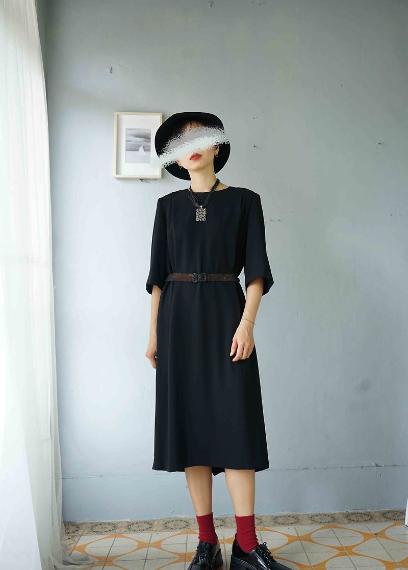 尋寶古著-古典黑色蕾絲肩設計H Line 傘版復古洋裝 - 連身裙 - 聚酯纖維 黑色