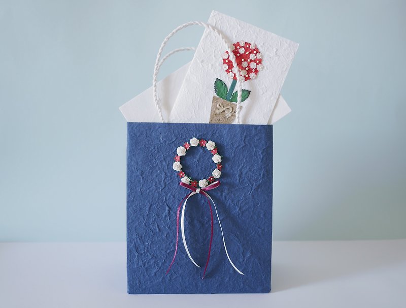 Paper flower, 1 Gift paper flower wreath bag, navy blue, size 8x12 inches., 1 greeting paper flower card size 5x7 inchs. Handmade. - งานไม้/ไม้ไผ่/ตัดกระดาษ - กระดาษ สีน้ำเงิน