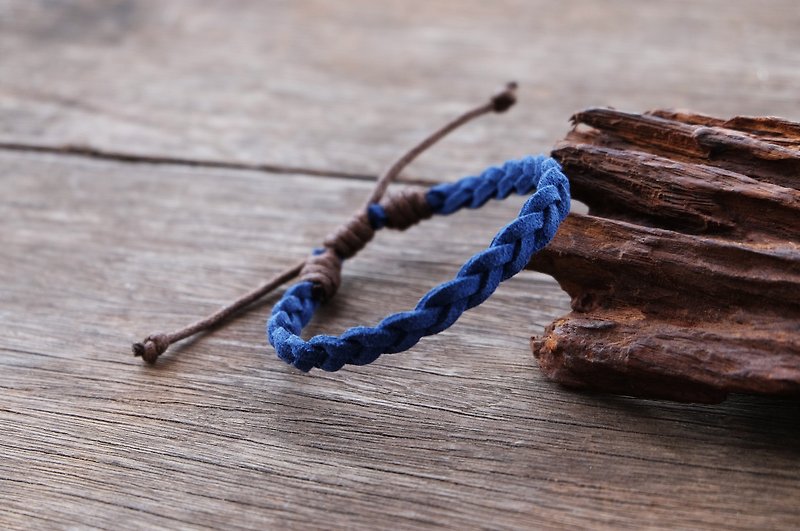 Navy blue suede cord braided adjustable bracelet - สร้อยข้อมือ - วัสดุอื่นๆ สีน้ำเงิน