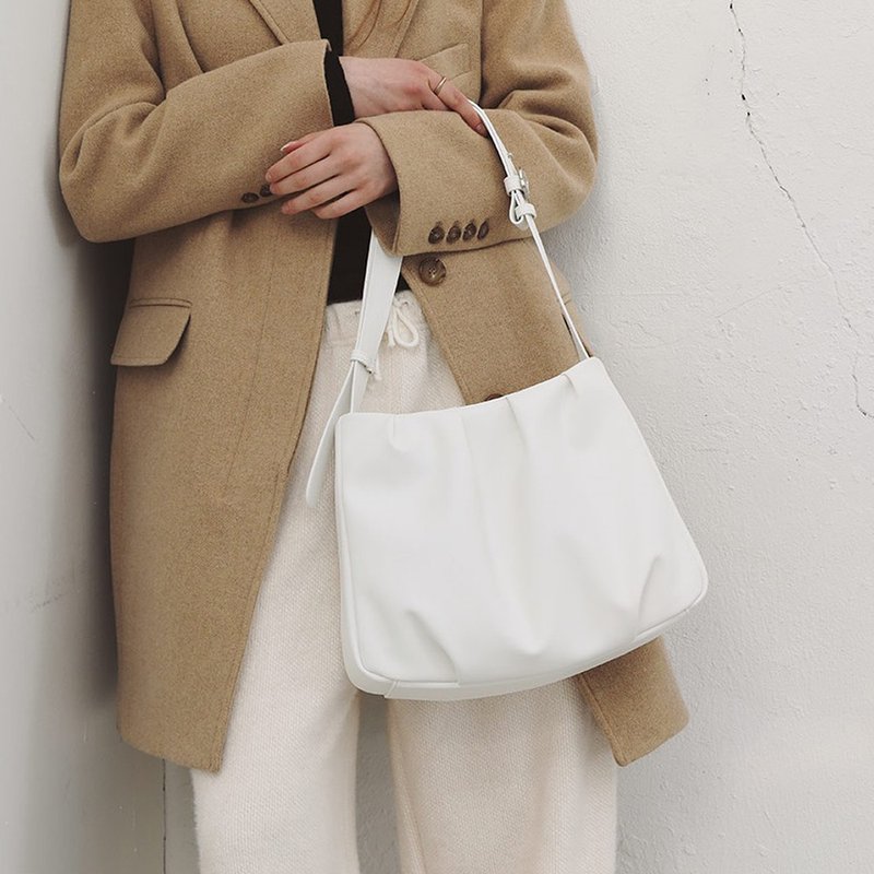 韓國製 MUR Bonnet Bag Vegan Leather 包包 (White) - 側背包/斜背包 - 環保材質 