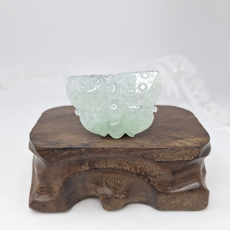 溫潤嫩綠色手工雕刻蝴蝶吊墜 |天然緬甸玉A貨翡翠 - 項鍊 - 玉石 