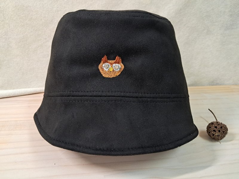 閃亮亮眼睛的貓頭鷹麂皮盆帽 - 帽子 - 繡線 黑色