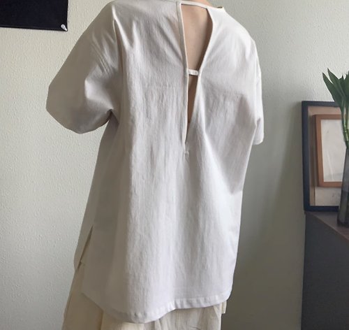 Tendblank 趨於空白 日系極簡 v型鏤空短袖t恤