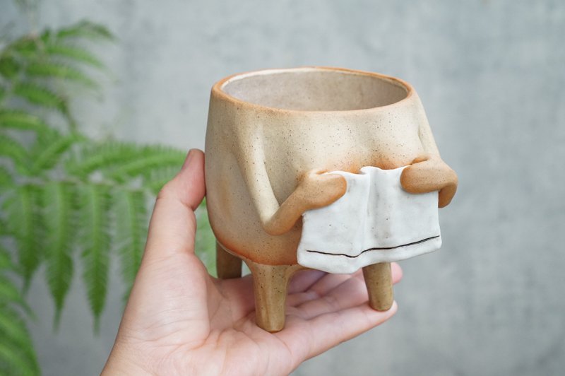 Towel funny planter Handmade ceramic and pottery. - 盆栽/植栽 - 陶 咖啡色