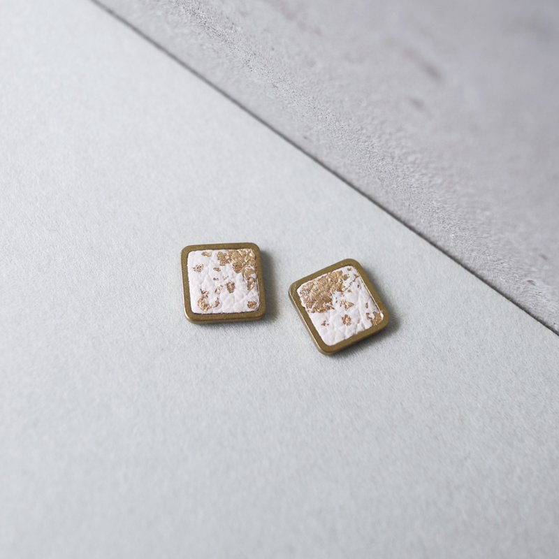 Beige Small Square- Leather Earrings/ Bronze Earrings/ Ear Pin Clip-On/ Square Earrings - ต่างหู - หนังแท้ ขาว