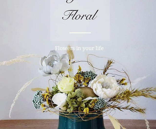 Dried Sola Canvas Wall Decor - Shop Together Floral Dried Flowers &  Bouquets - Pinkoi
