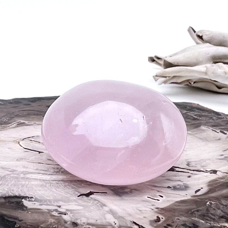 棠微。手把 人緣 療癒  l 粉晶 粉水晶 福利品 有天然礦缺 l - 擺飾/家飾品 - 水晶 粉紅色