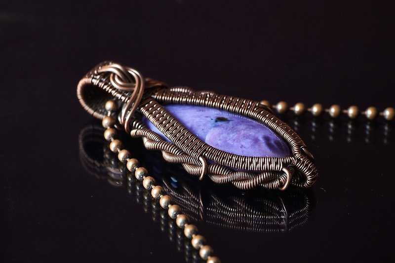Charoite Pendant Wire Wrap Pendant Heady Wire Wrap Copper Necklace Copper - 項鍊 - 寶石 紫色