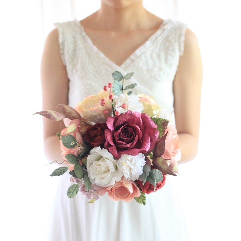 MB212 : ช่อดอกไม้เจ้าสาว สำหรับถือในงานแต่งงาน ในโทนสีแดงวานิลลา - งานไม้/ไม้ไผ่/ตัดกระดาษ - กระดาษ สีม่วง