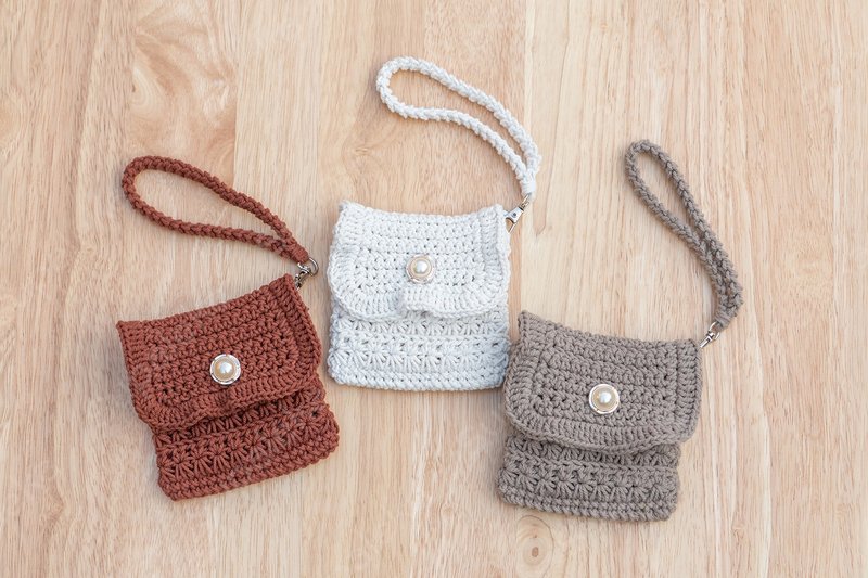A small crochet bag. For small items and cards. - 零錢包/小錢包 - 其他材質 