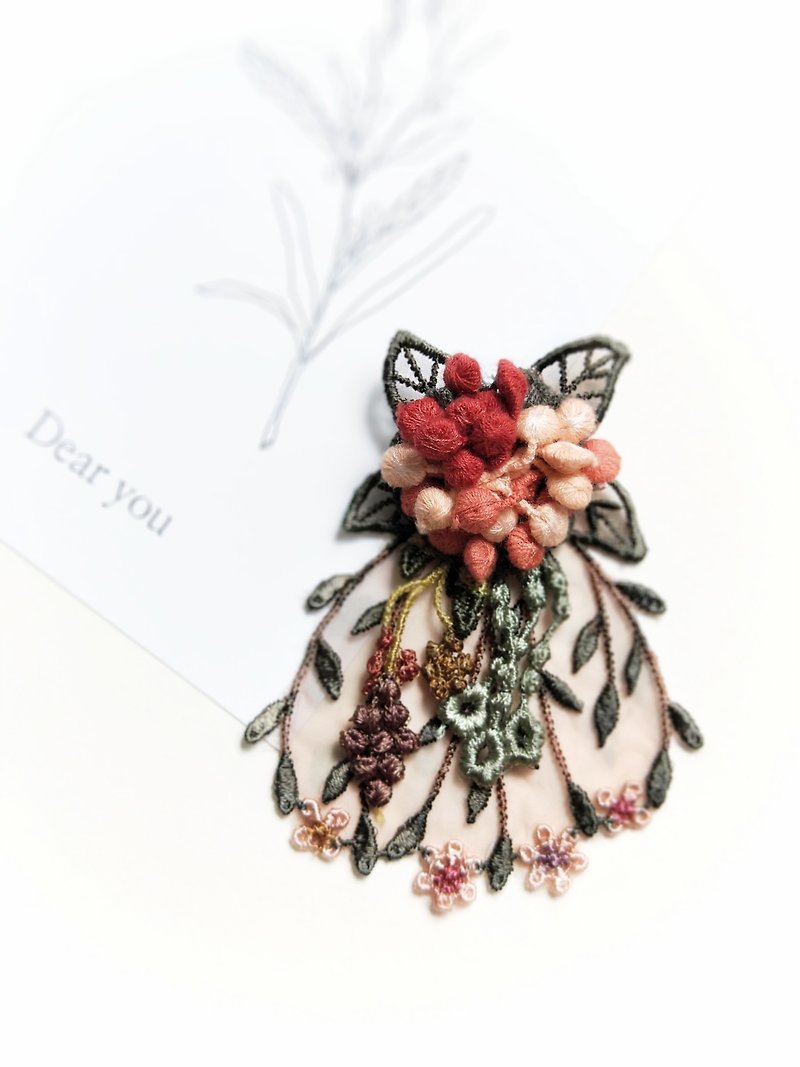 Un Jess Cadeau / Coral Orange / Dangled Flower Lace Pin / Earrings - เข็มกลัด - งานปัก สีแดง