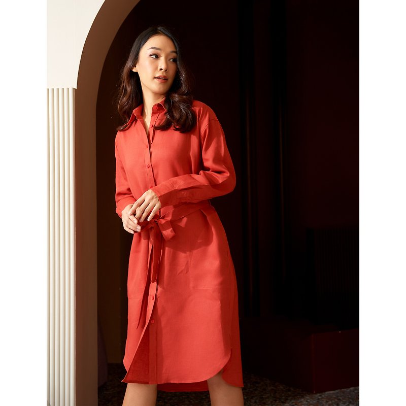 ผ้าฝ้าย/ผ้าลินิน ชุดเดรส สีแดง - Loose Linen Shirt Dress : Red