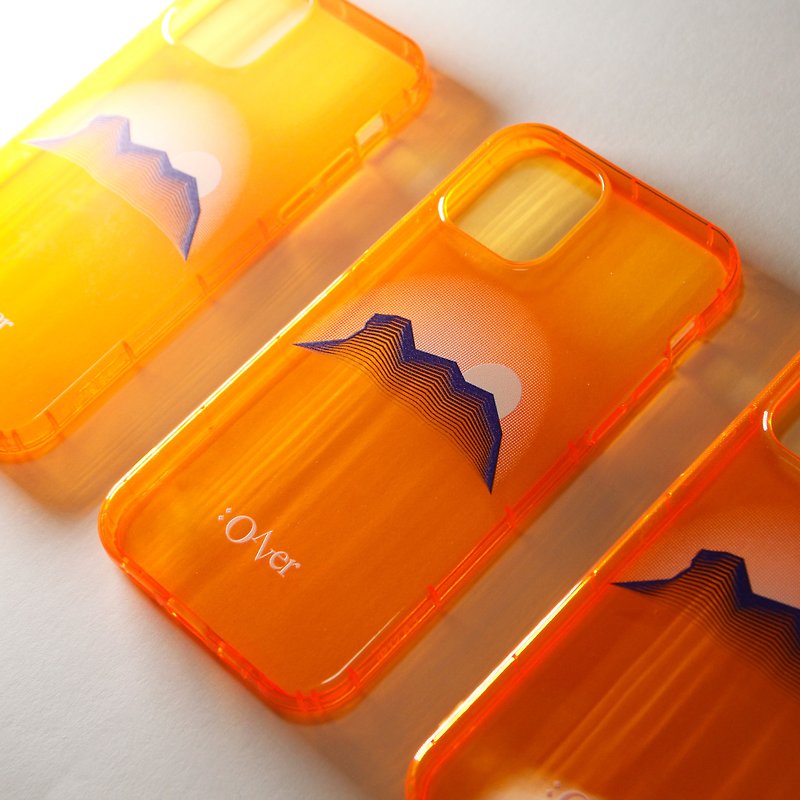 【Hong Kong OVER】Lion Rock Phone Case - เคส/ซองมือถือ - พลาสติก สีส้ม