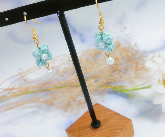 可愛い毛糸編み 一輪小花ピアス 14KGFゴールドクラッド シルバー