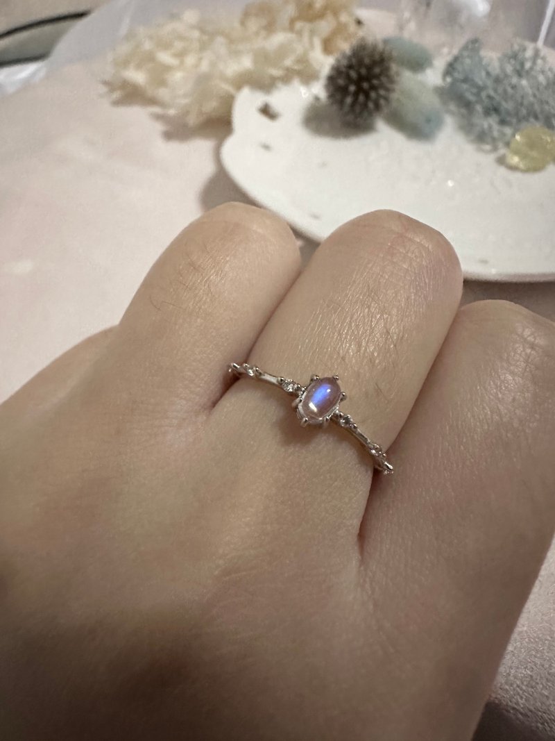 心忱-月光石線戒銀戒 - 戒指 - 水晶 透明