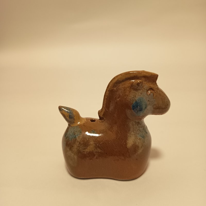 小馬置物擺件茶寵香插擴香石生肖否風水陶燒 - 香氛/精油/擴香 - 陶 多色
