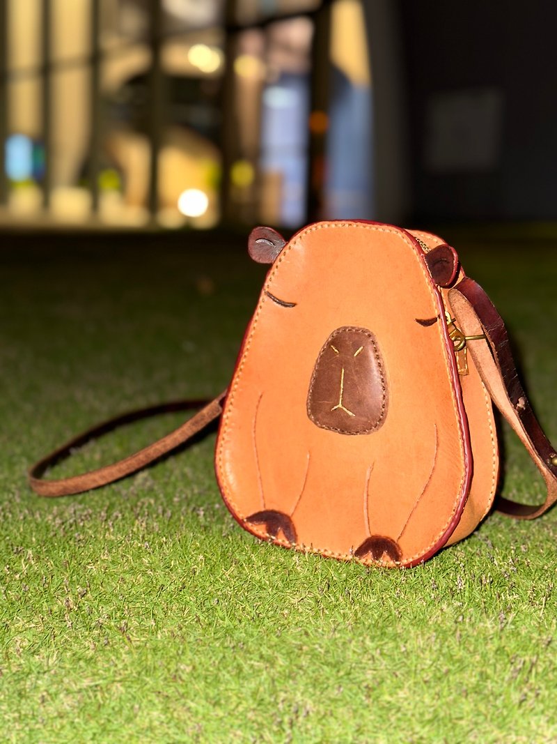 Super cute Capybara retro yellow pure cowhide crossbody bag/shoulder bag - Clutch Bags - Genuine Leather 