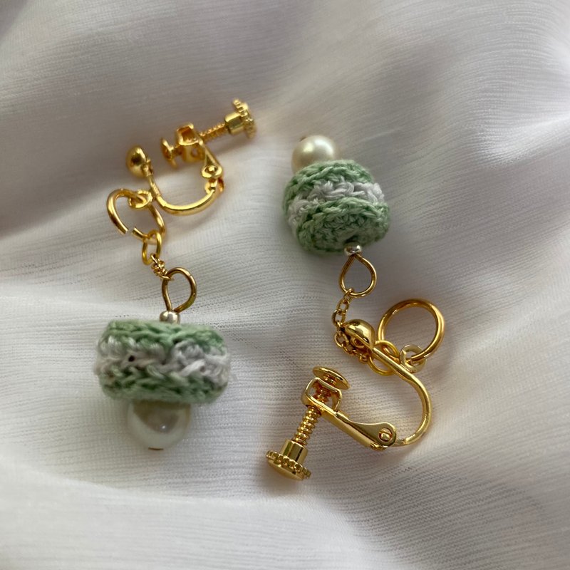 [Handmade jewelry series] Crochet sweet macaron clip-on earrings available in multiple colors - Earrings & Clip-ons - Thread Green