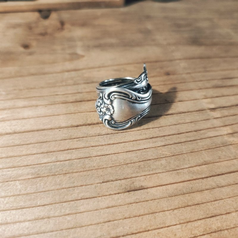 A classic design for a remade ring with a strong presence. American antique Silver spoon men's ring_0856 Retro vintage - แหวนทั่วไป - เงินแท้ สีเงิน