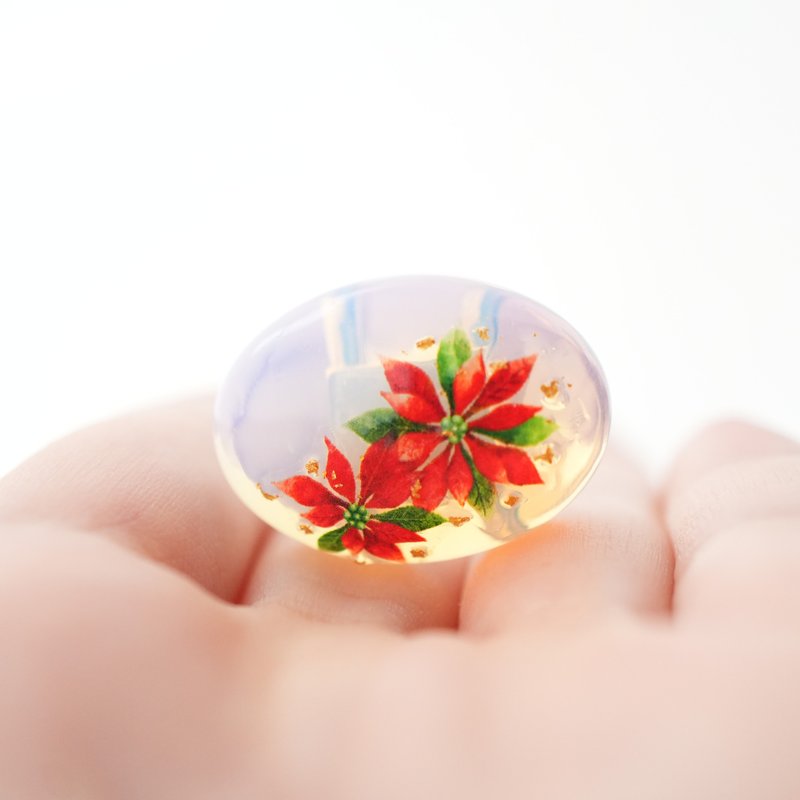 帯留め　和装小物　オパールとポインセチア、金沢箔24Kの帯留め ポニーフック ブローチ 10月誕生石　クリスマス - ブローチ - 宝石 透明