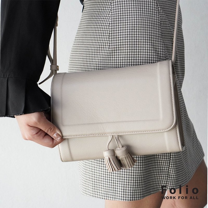 FOLIO : Phu Cross Body Bag กระเป๋าสะพายข้างหนังแท้ - กระเป๋าเป้สะพายหลัง - หนังแท้ สีนำ้ตาล