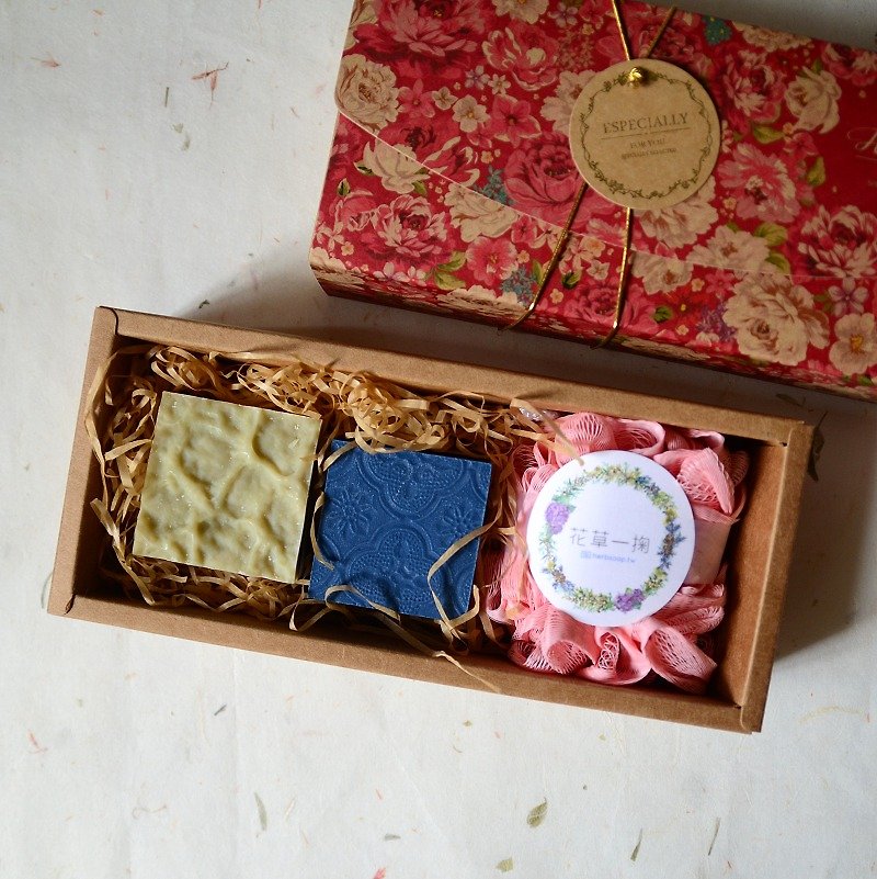 Gift box for her - Soap - Plants & Flowers Red