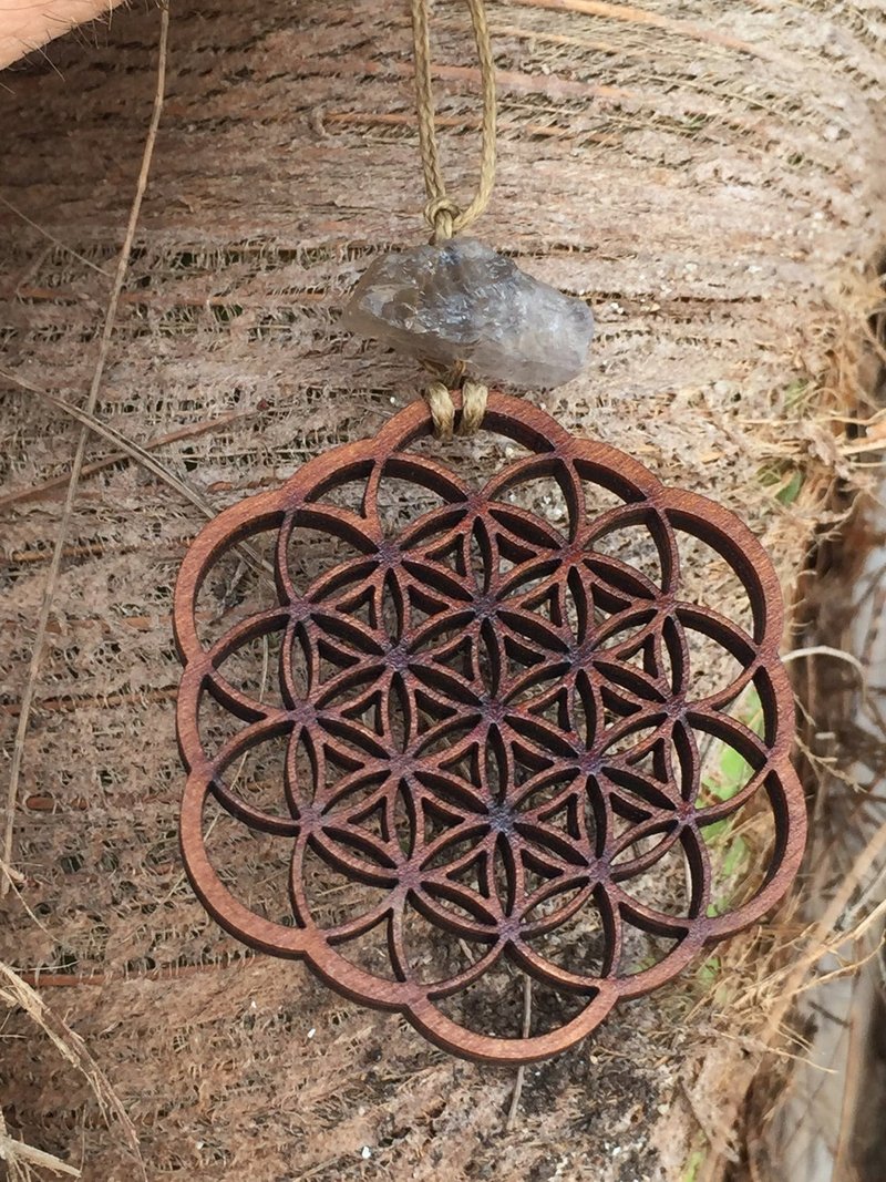 Wood Flower of life Macrame Necklace - 項鍊 - 木頭 咖啡色