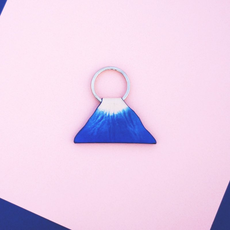 Pine nuts Mount Fuji key ring hand-dyed leather blue - Keychains - Genuine Leather Blue