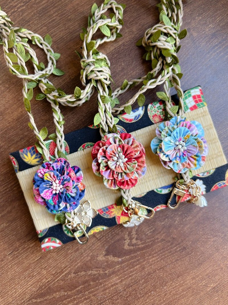 Fine fabric flower double petal and Japanese style fabric flower mobile phone strap No. 2 (excluding mobile phone case) - เชือก/สายคล้อง - ไฟเบอร์อื่นๆ หลากหลายสี