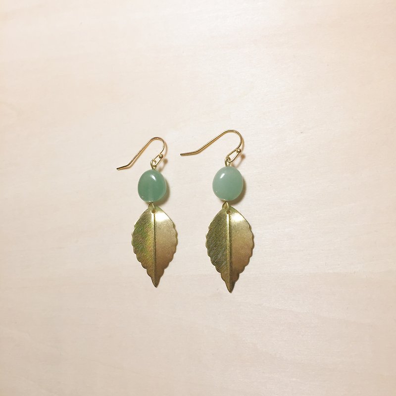 復古東陵玉黃銅葉片耳環 - 耳環/耳夾 - 玉石 綠色