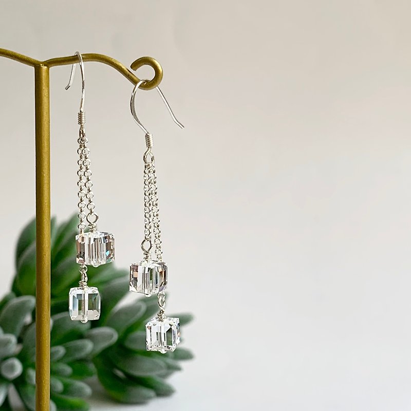 Cube Swarovski crystal 925silver earring - 耳環/耳夾 - 純銀 透明
