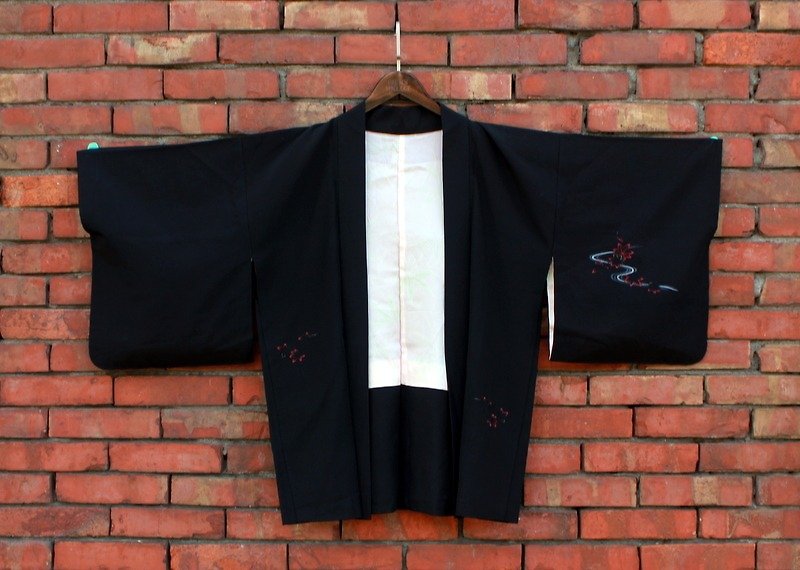 日本次元の刺繍 - メープルリーフ水手作りの羽織った着物のジャケット - ジャケット - シルク・絹 