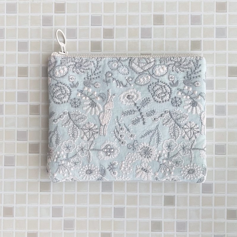 mina  perhonen celebrate & mermaid 美しい植物刺繍　ポーチ - 化妝包/收納袋 - 棉．麻 藍色