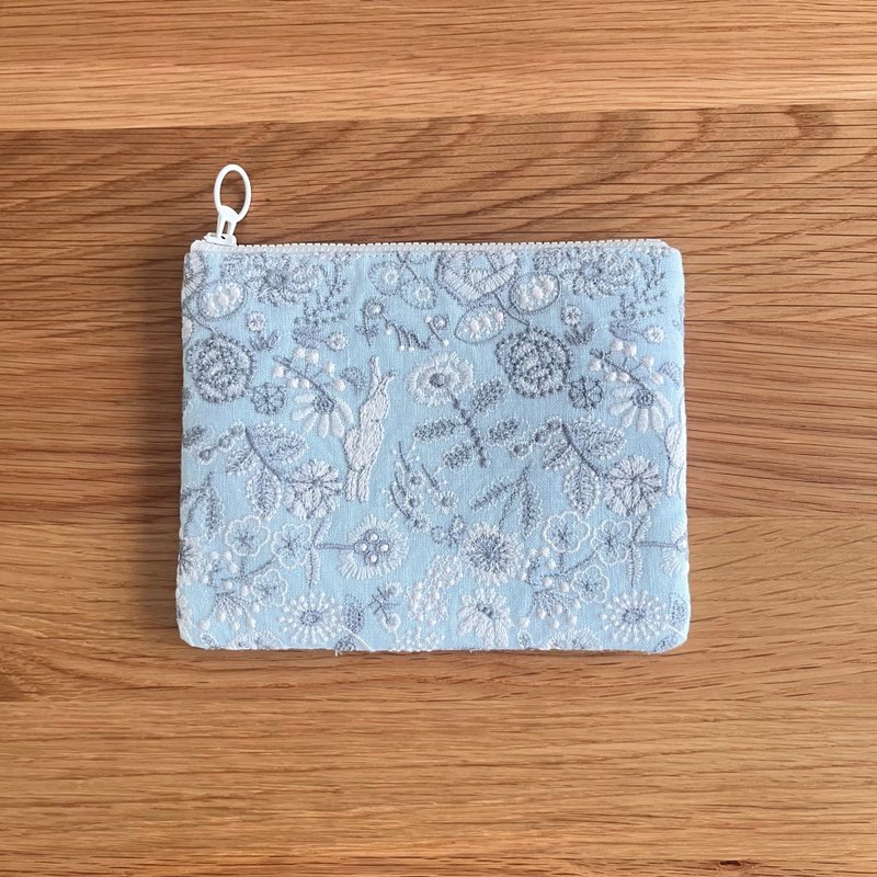 mina  perhonen celebrate & mermaid 美しい植物刺繍　ポーチ - 化妝包/收納袋 - 棉．麻 藍色