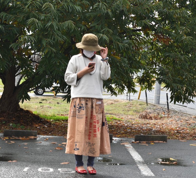 柿芝染的毛巾翻新的裙子 - 裙子/長裙 - 棉．麻 卡其色