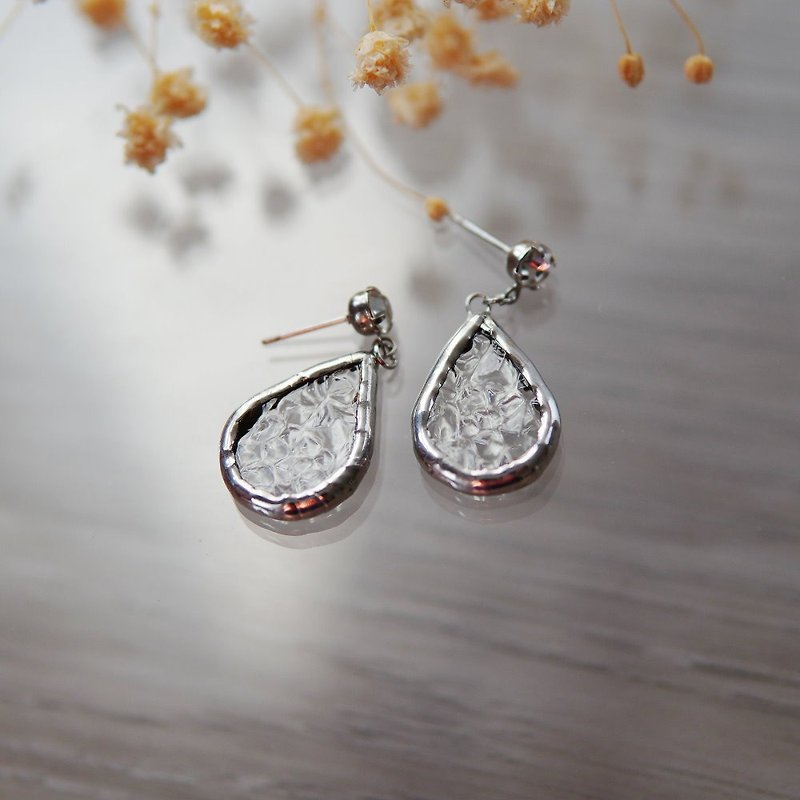 [24 hours shipping] Small water drop earrings/necklace diamond flower - ต่างหู - วัสดุอื่นๆ หลากหลายสี