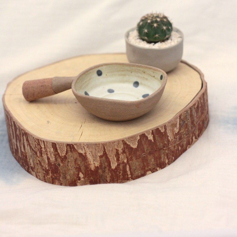 3.2.6. studio: Handmade ceramic tree bowl with wooden handle - เซรามิก - ดินเผา ขาว