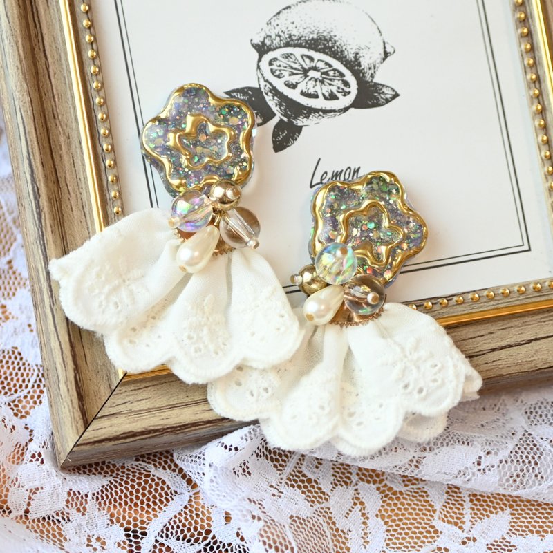 マーメイド ピアス イヤリング フラワー レース オーロラ きらきら イヤーアクセサリー 普段使い - ピアス・イヤリング - レジン ホワイト