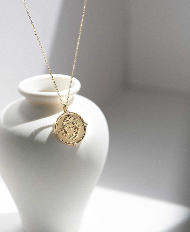 Pisces Horoscope Gold Pendant Necklace | Sachelle Collective - สร้อยคอ - เครื่องประดับ สีทอง