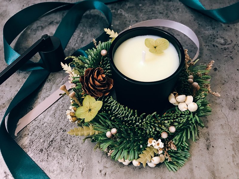 MAYBES / Limited 'Christmas Gift Box _ Dry Wreath Soy Candles_森 - Candles & Candle Holders - Wax Green