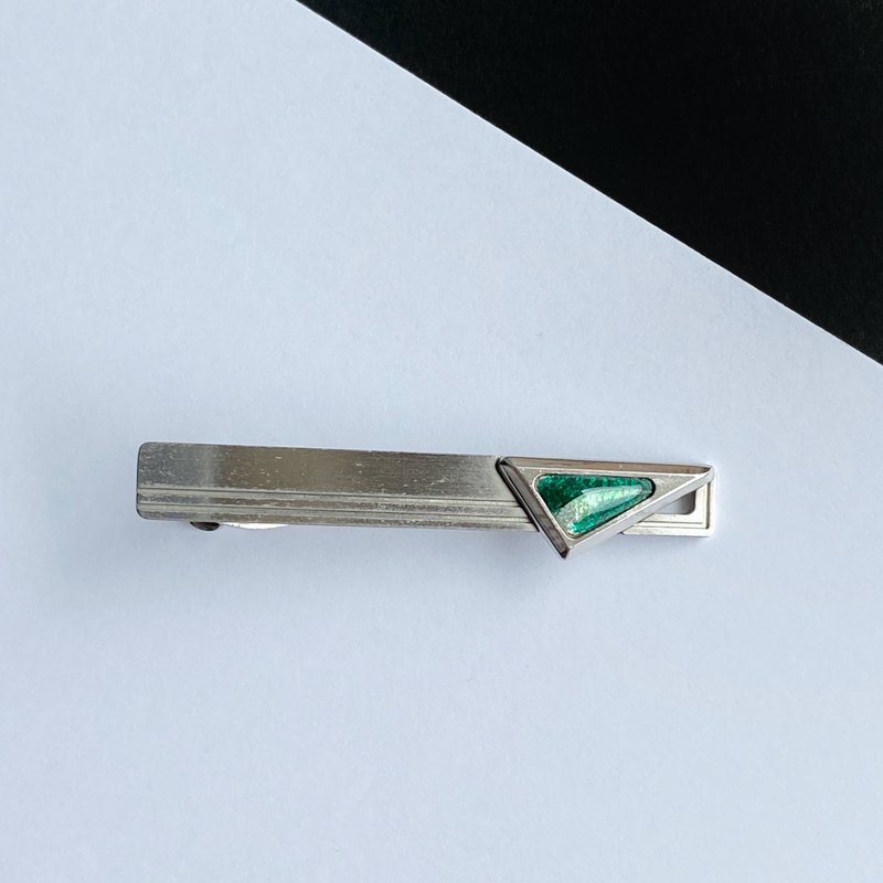 スペース 【エメラルド Emerald】七宝焼のネクタイピン  純銀胎有線七宝 - 領帶/領帶夾 - 其他材質 綠色